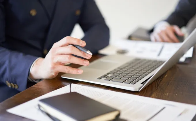 写真:お客様に説明するイメージ